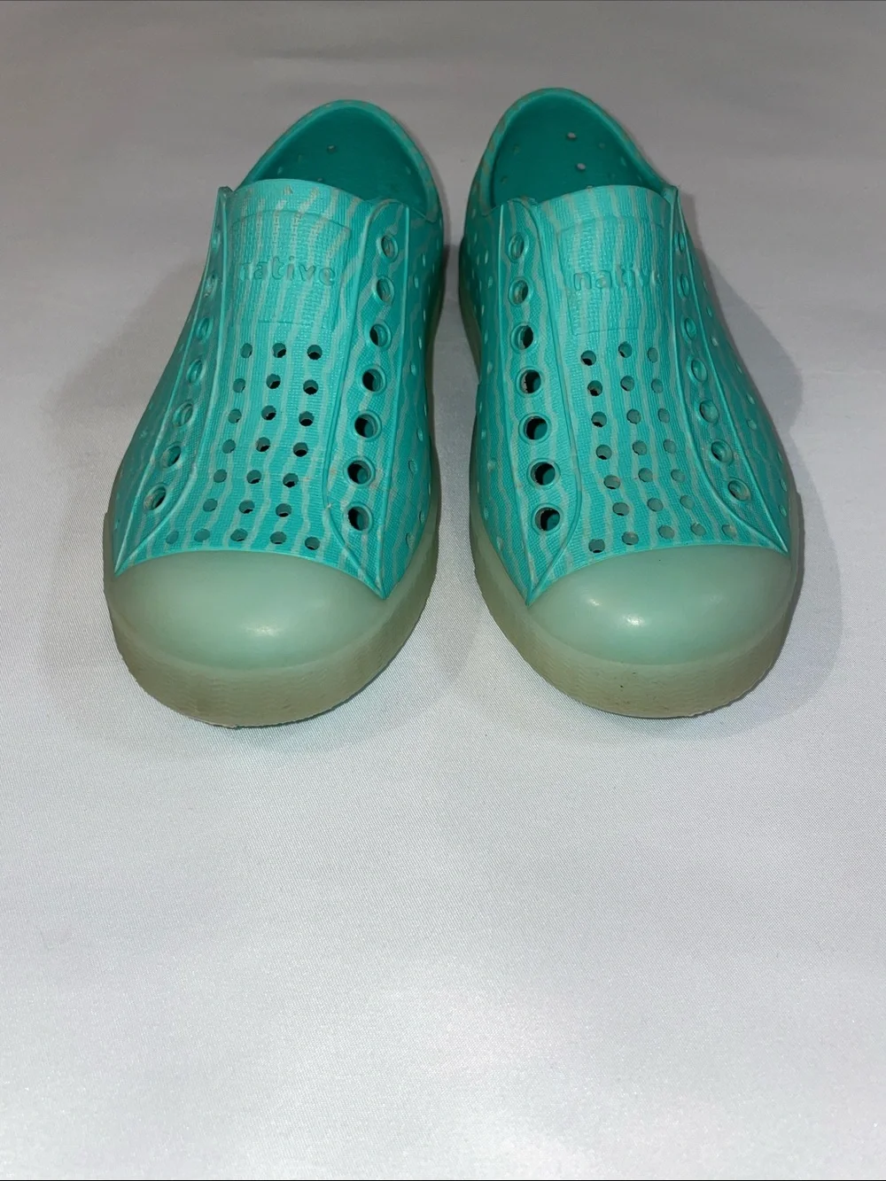 The Native Shoes Jefferson Glow. Green Size 10